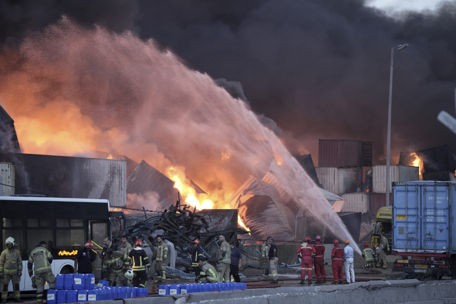 Explosão em porto do Irã deixa 40 mortos e 1.200 feridos