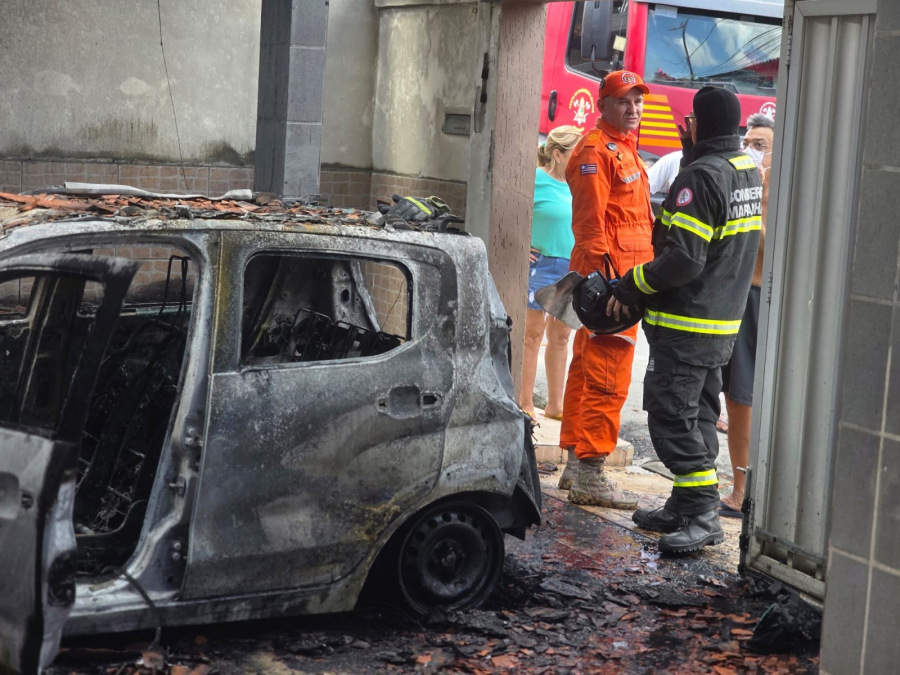 Incêndio em garagem de residência em São Luís é controlado pelo Corpo de Bombeiros e não há feridos 