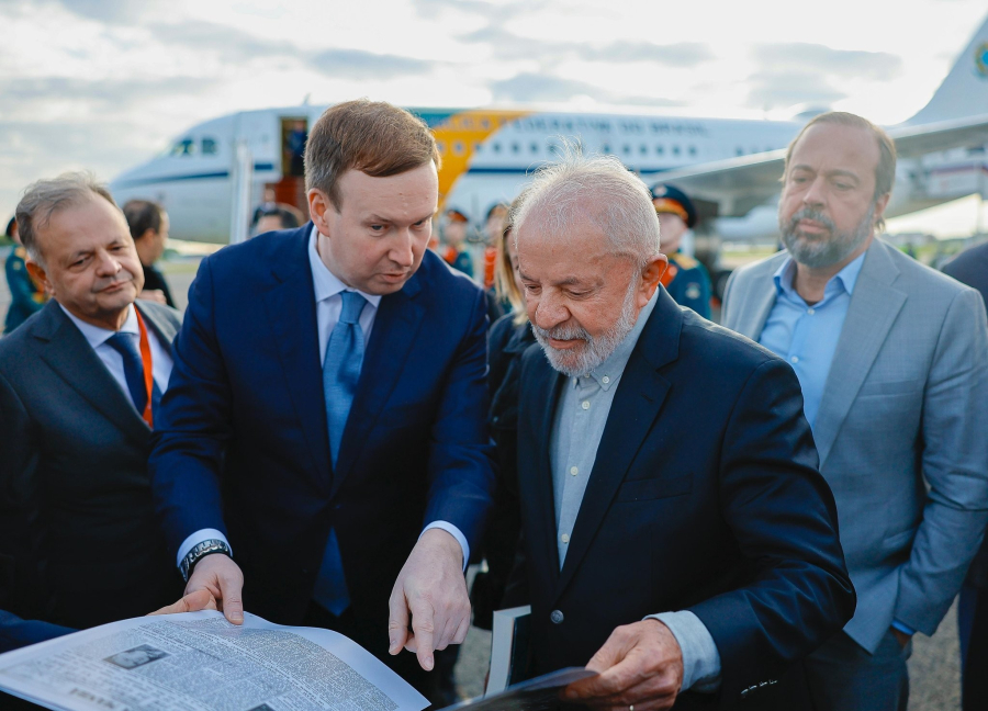 Lula chega a Moscou para comemorações dos 80 anos do Dia da Vitória
