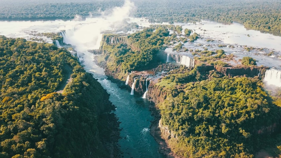 Dicas para uma visita imperdível às Cataratas do Iguaçu: explore os diferentes lados e atividades disponíveis 